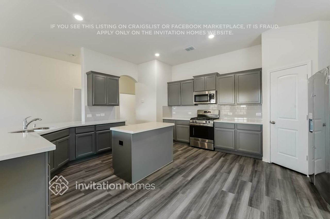 417 Pollyann Trl - Photo 6 of 19