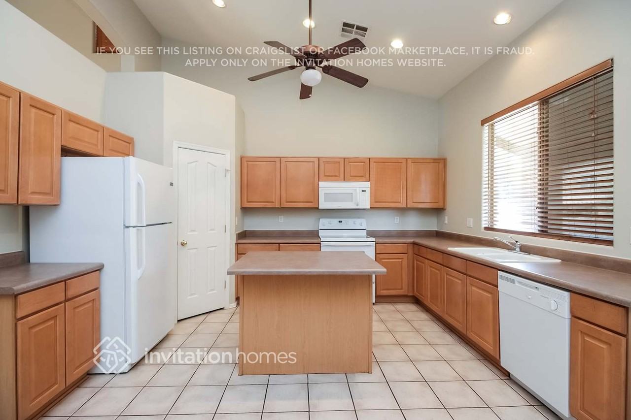 8010 W Pima St - Photo 7 of 18