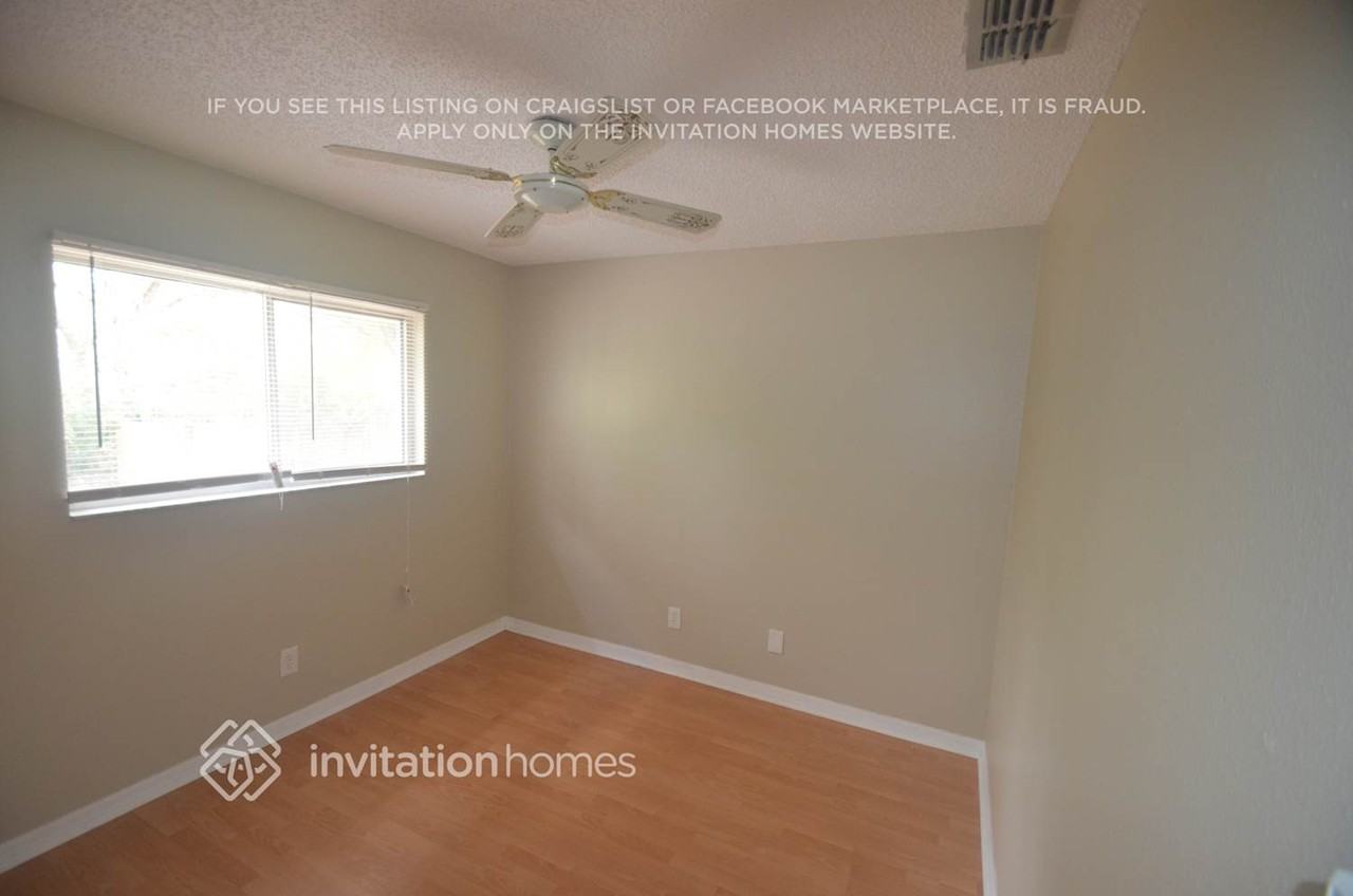 417 Oakleaf Blvd - Photo 4 of 9