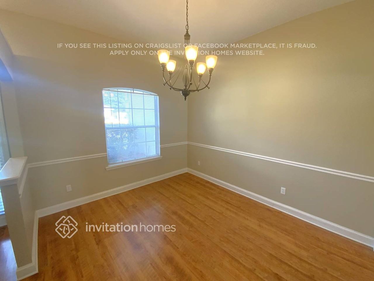 1970 Cloister Ct - Photo 3 of 8