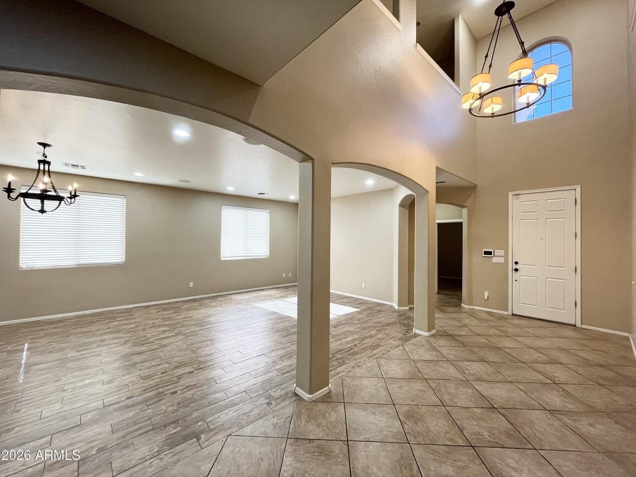 17269 W Morning Glory St - Photo 4 of 33