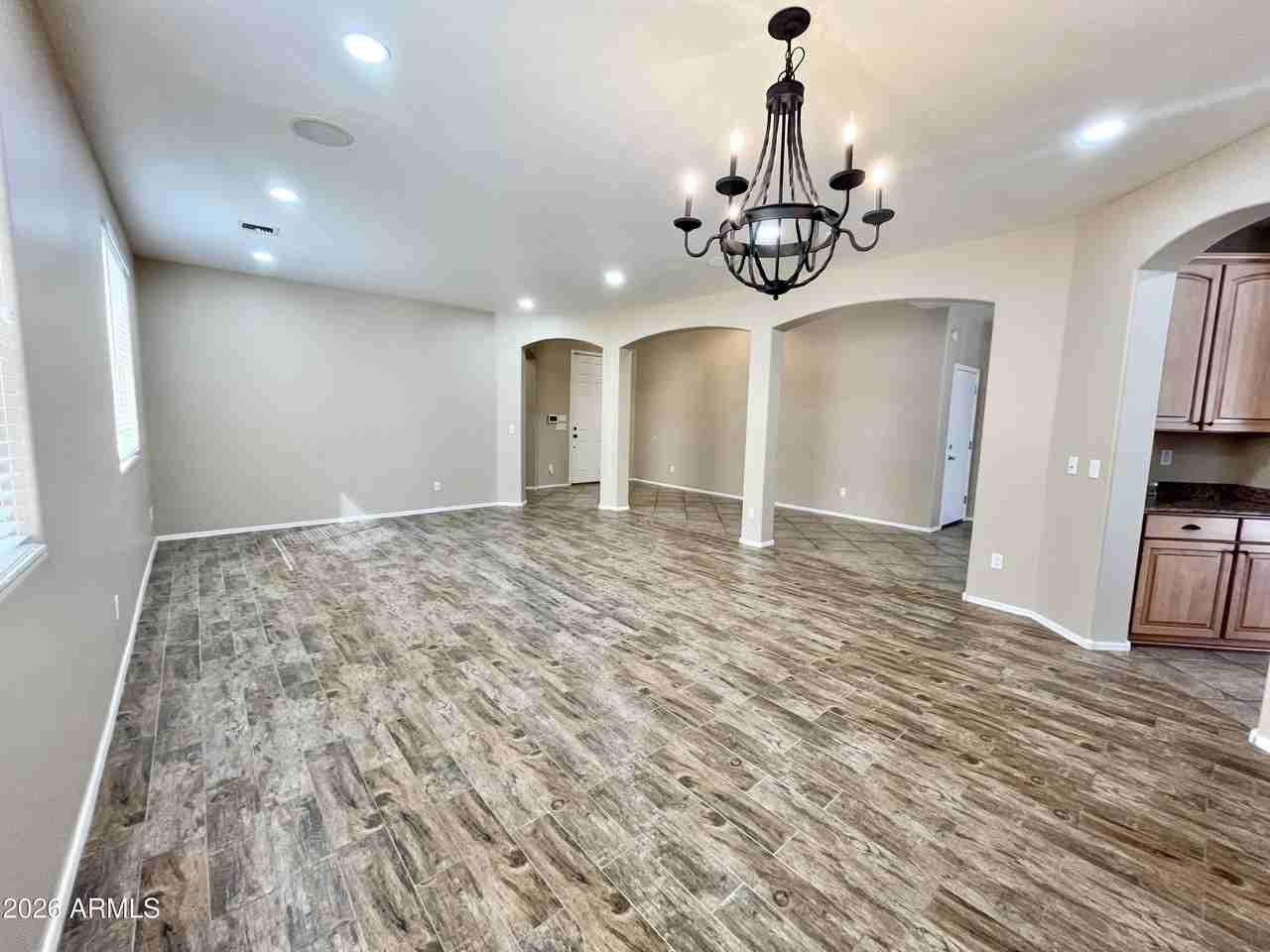 17269 W Morning Glory St - Photo 5 of 33