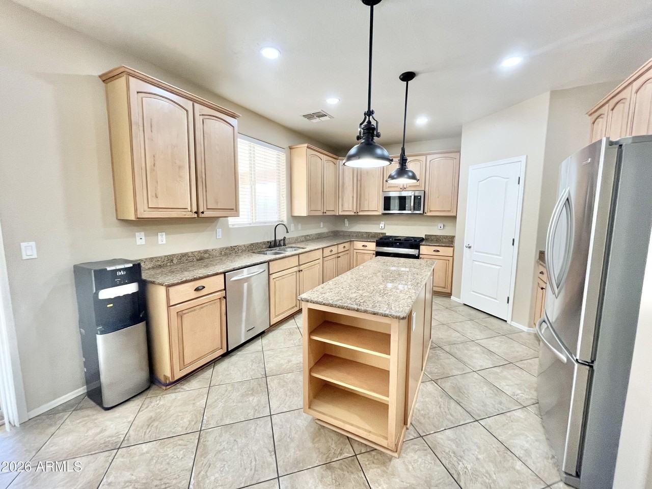 17269 W Morning Glory St - Photo 7 of 33