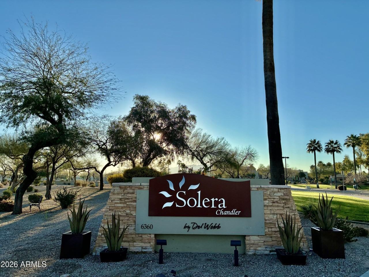 3189 E Hazeltine Way - Photo 3 of 43