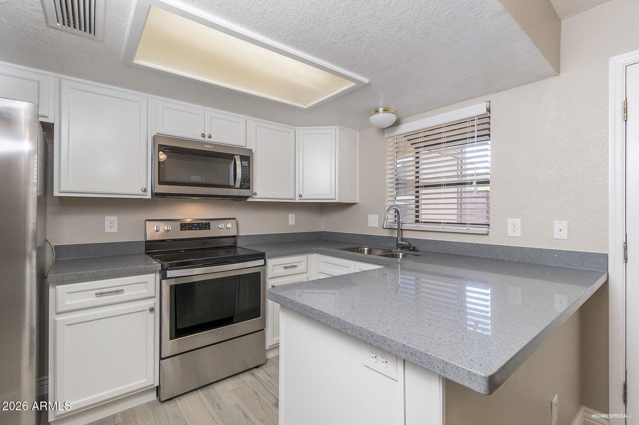 4850 E Kachina Trl Unit 4 #4 - Photo 4 of 21