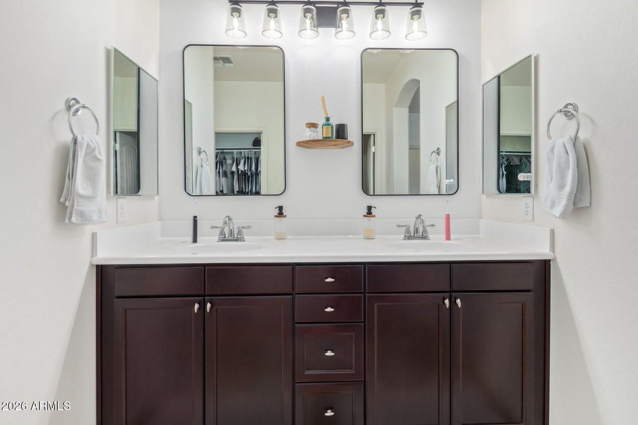 1317 E Eucalyptus Ln - Photo 7 of 22