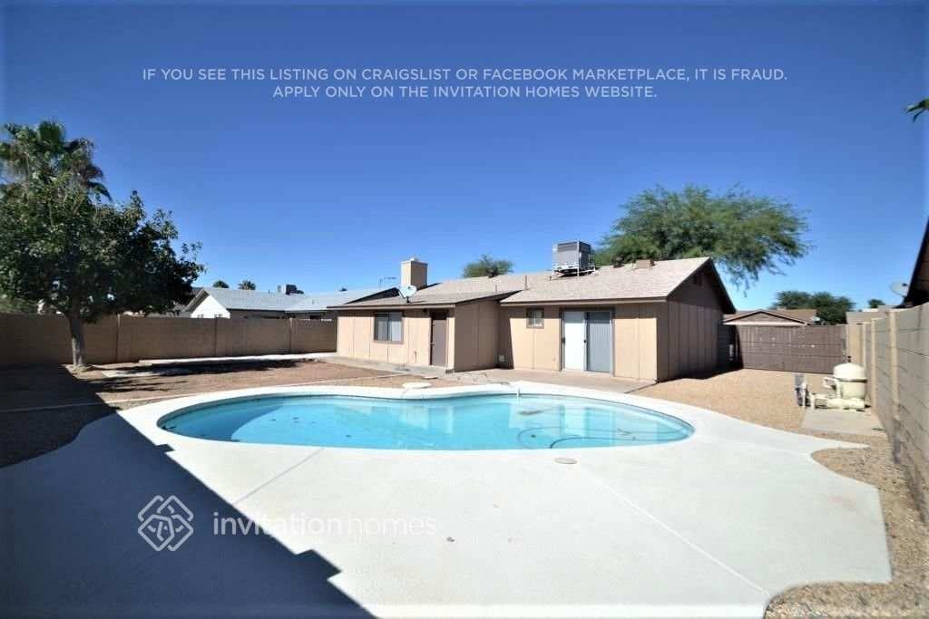 2749 E John Cabot Rd - Photo 2 of 3