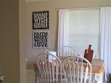 907 Sun Meadow St - Photo 3 of 6