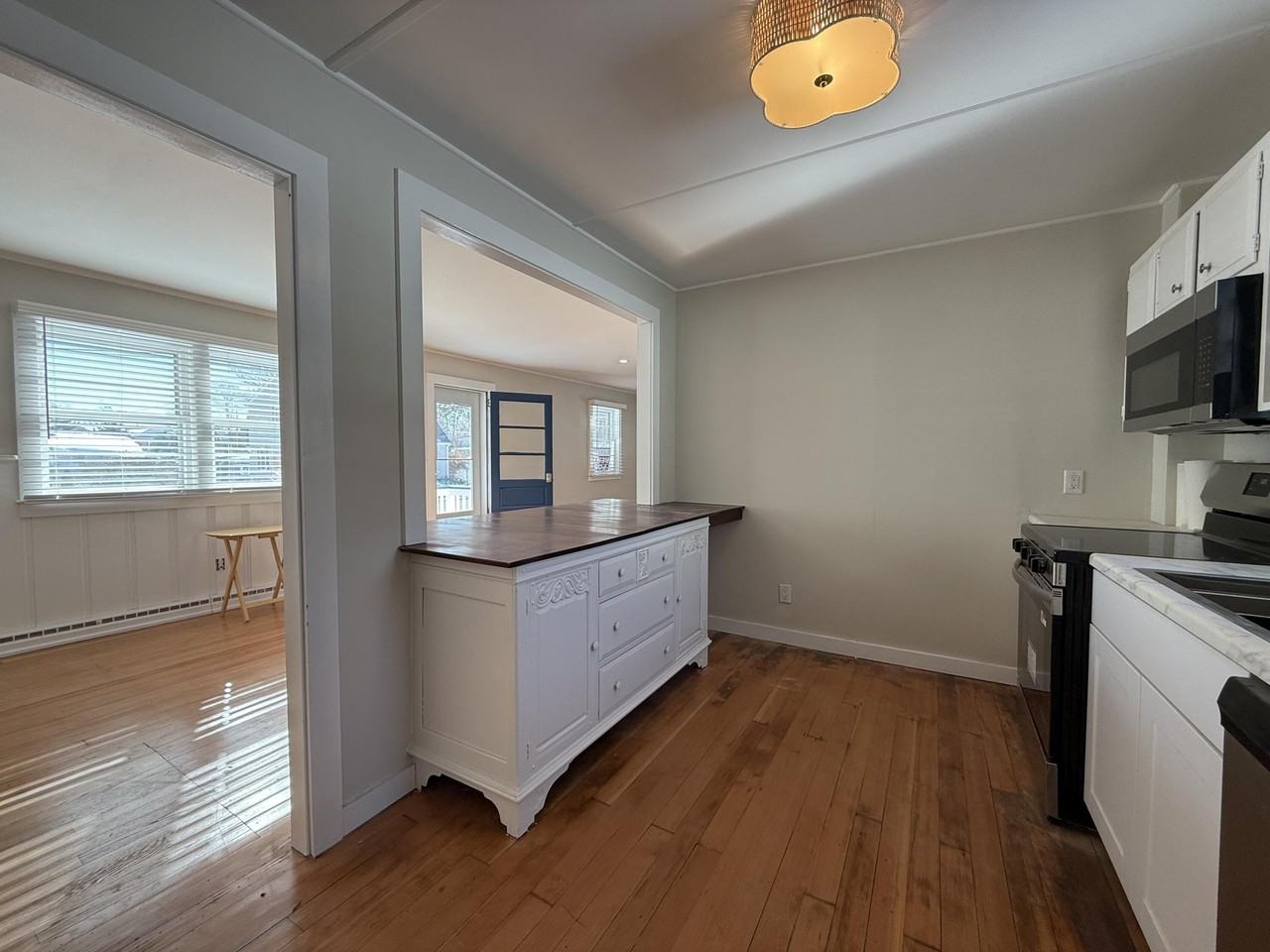 2 Cochituate Rd - Photo 5 of 19