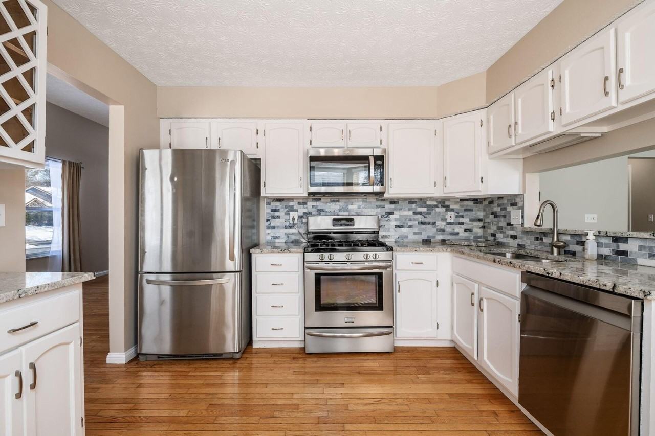 4931 Leybourne Dr - Photo 6 of 27