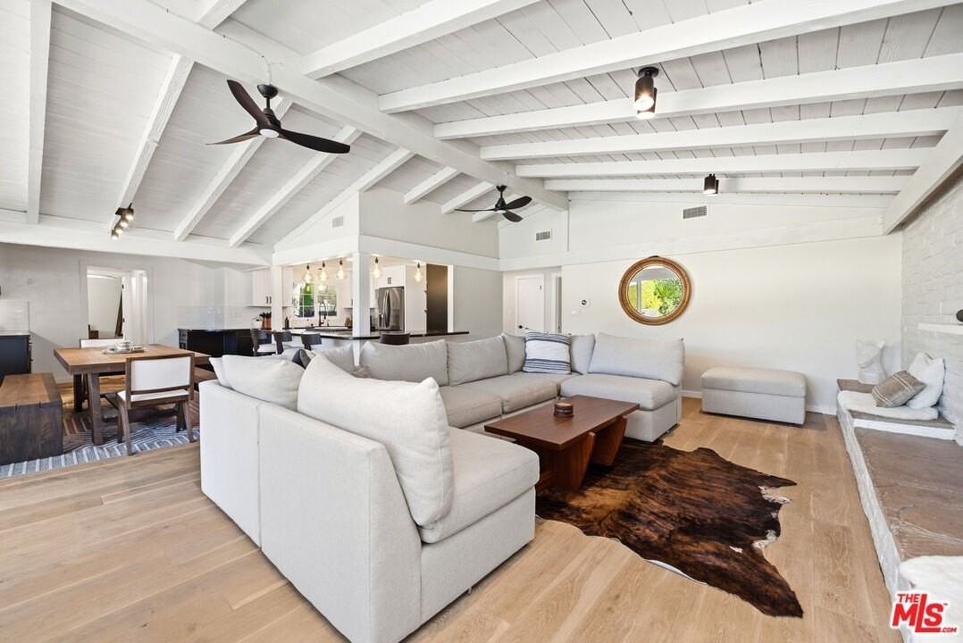 22428 Victory Blvd - Photo 7 of 50