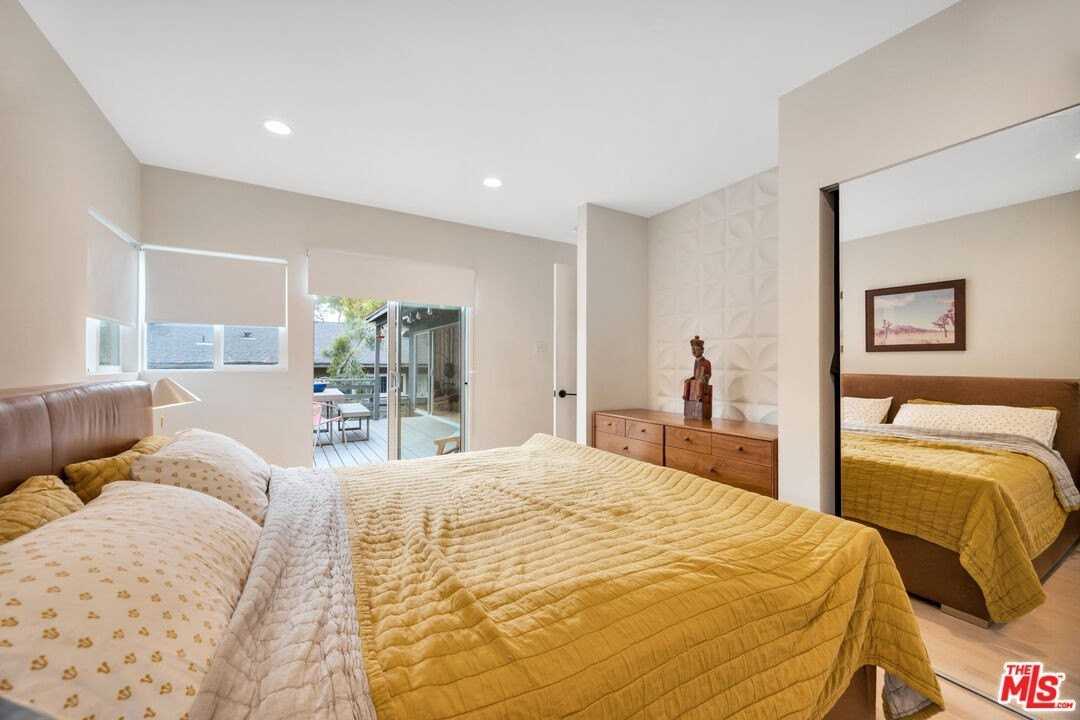 380 Tamarac Dr - Photo 5 of 19