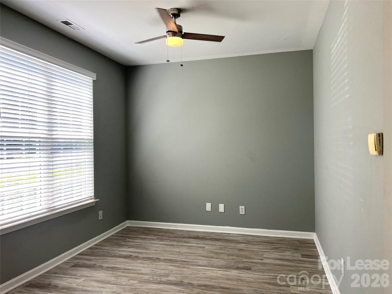 8378 Chaceview Ct - Photo 4 of 15