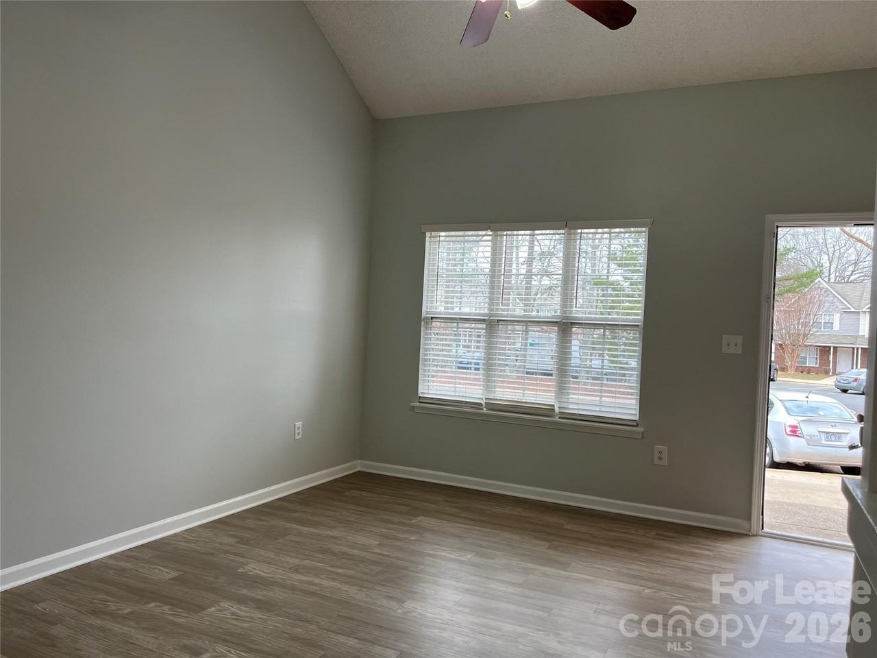 7667 Petrea Ln - Photo 3 of 16