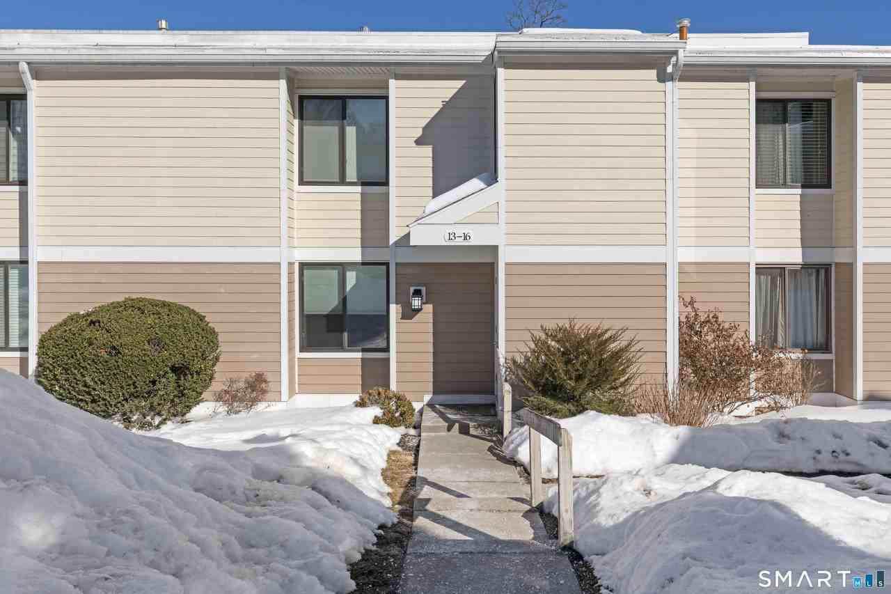 13 Quincy Close Unit 13 #13 - Photo 3 of 28