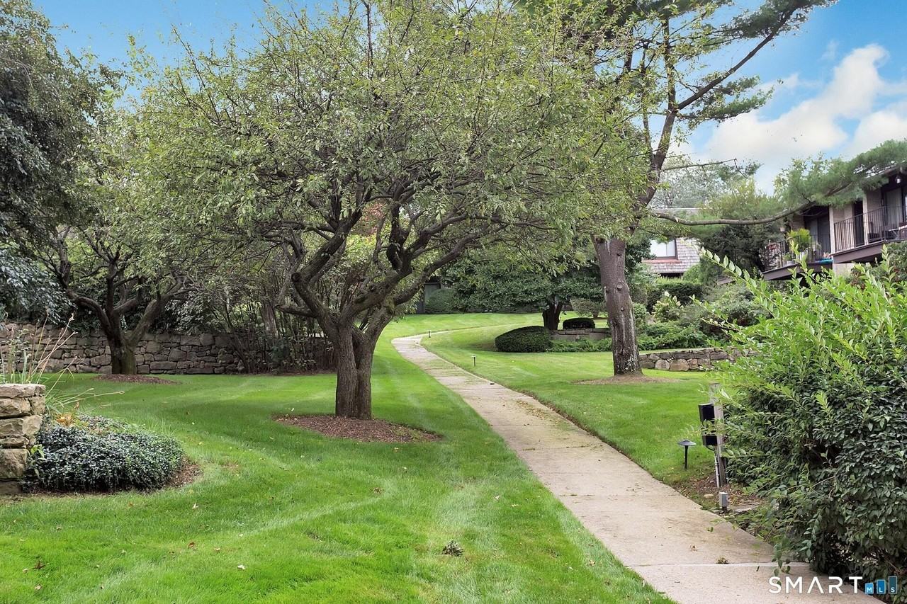 81 Courtland Ave Unit 81-07 #81-07 - Photo 2 of 28