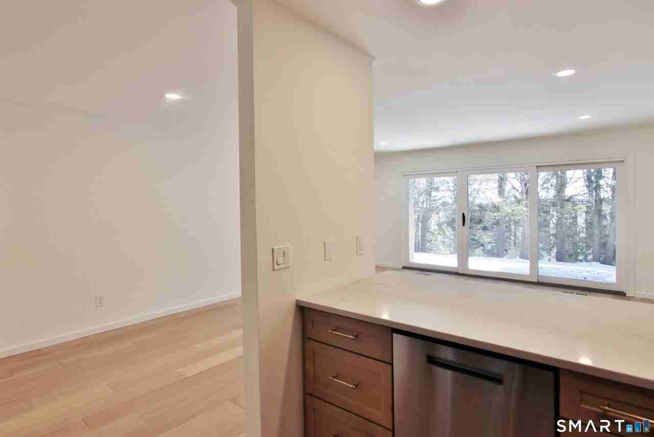 81 Courtland Ave Unit 81-07 #81-07 - Photo 3 of 28