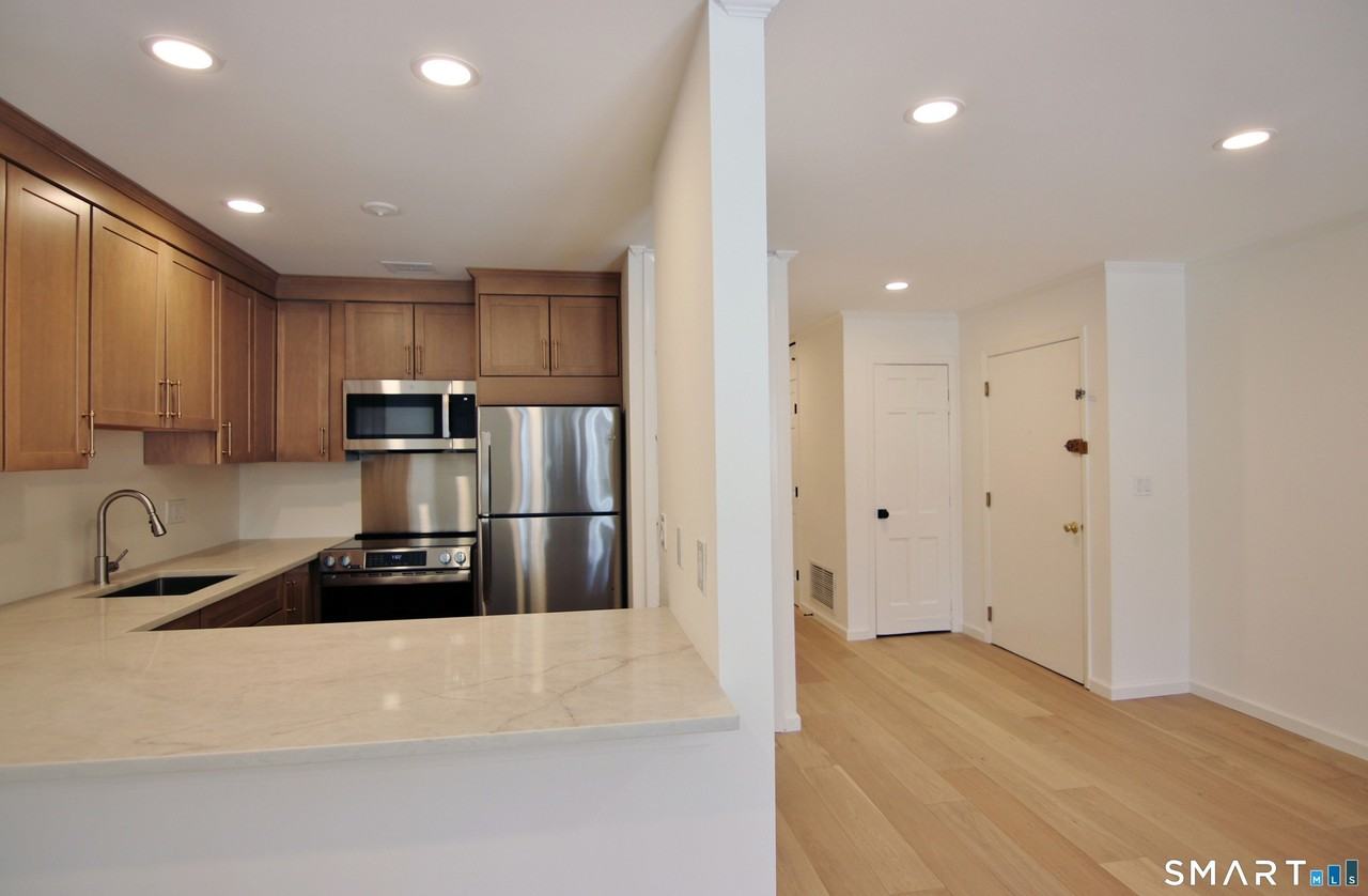 81 Courtland Ave Unit 81-07 #81-07 - Photo 6 of 28