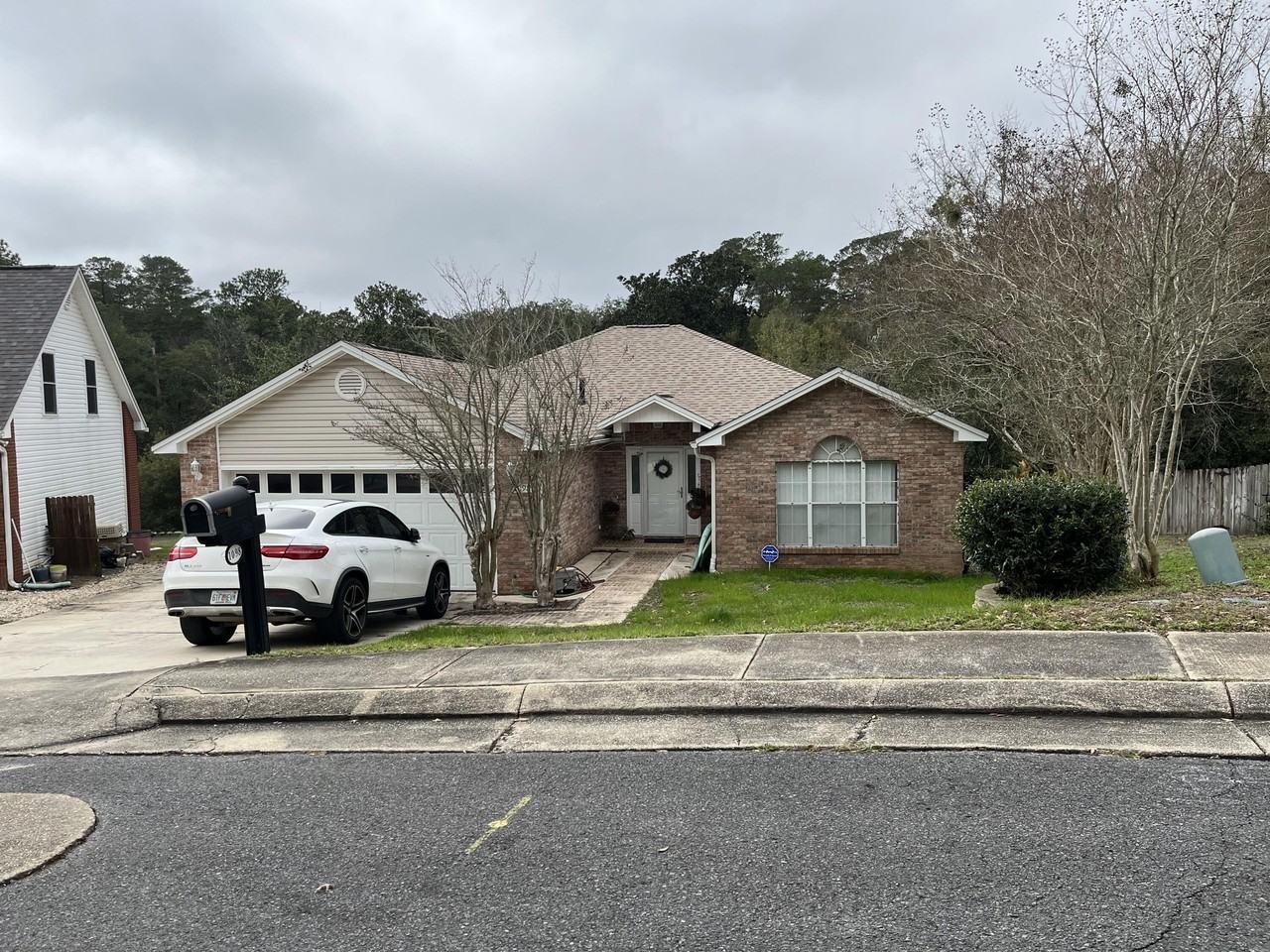 1098 Forest Lake Ter