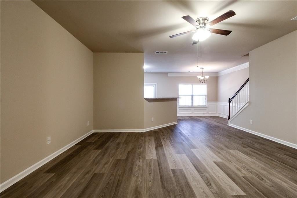 606 Oakside Pl - Photo 2 of 33