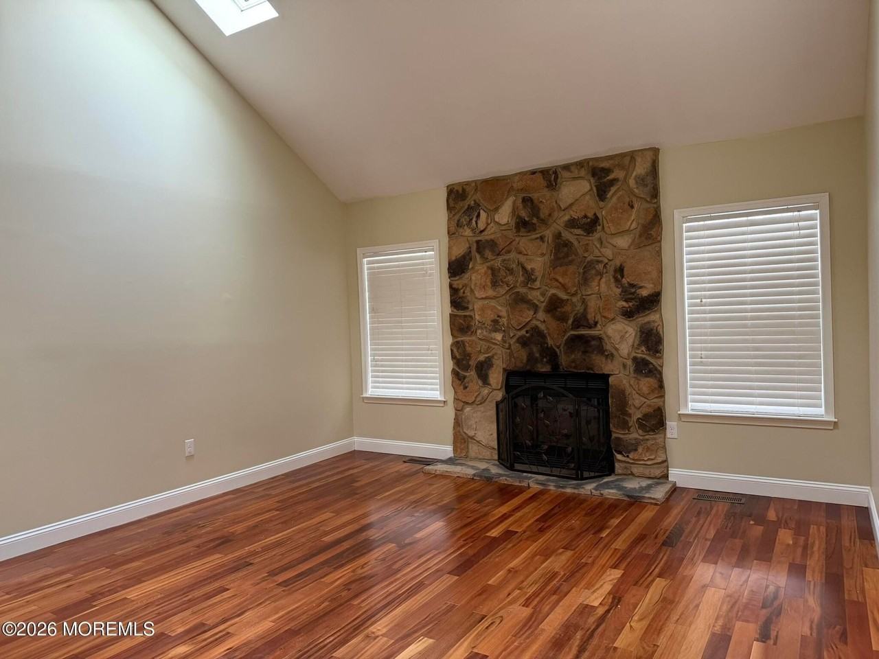 597 Woodbine Ln - Photo 4 of 29