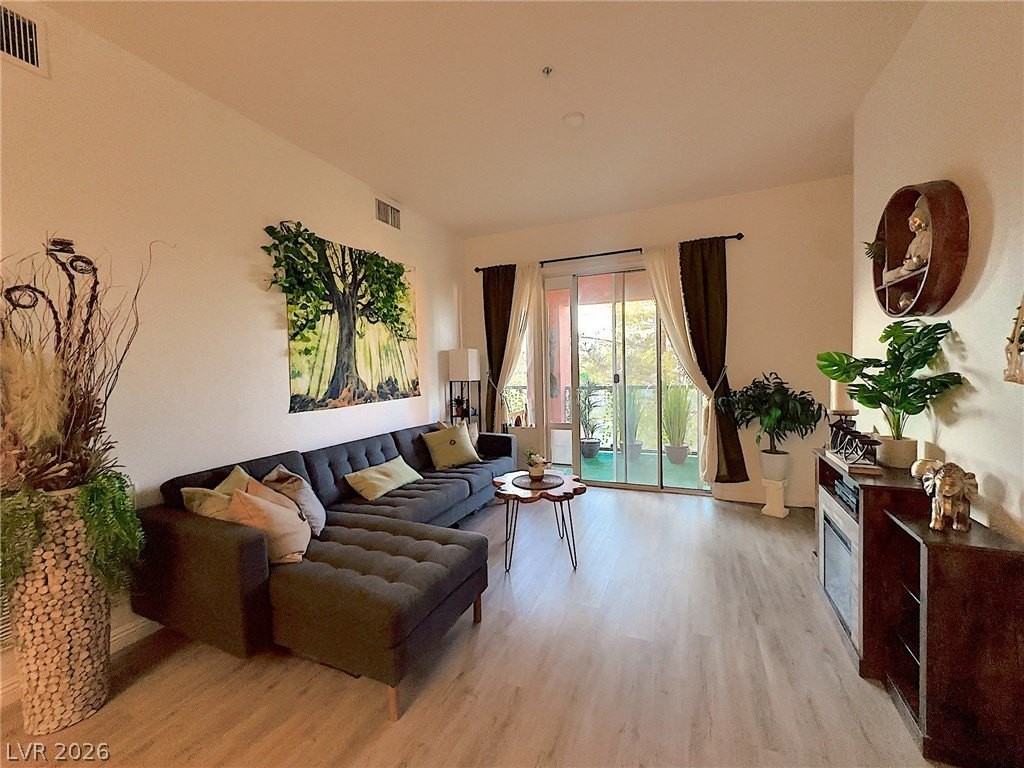 27 E Agate Ave #305 - Photo 5 of 11