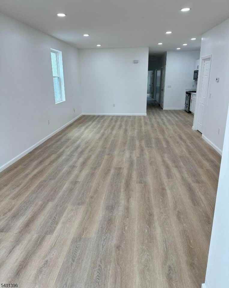 106 Mill St - Photo 2 of 14