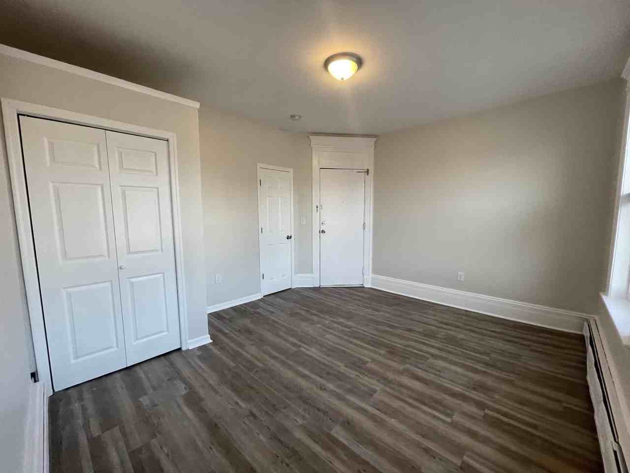 13 Jefferson Ave #5 - Photo 6 of 21