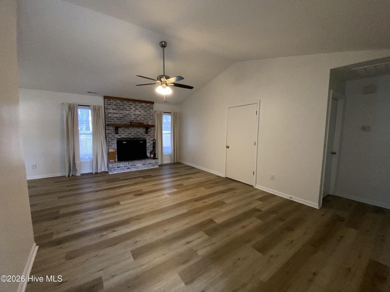206 Sugarwood Ct - Photo 2 of 14