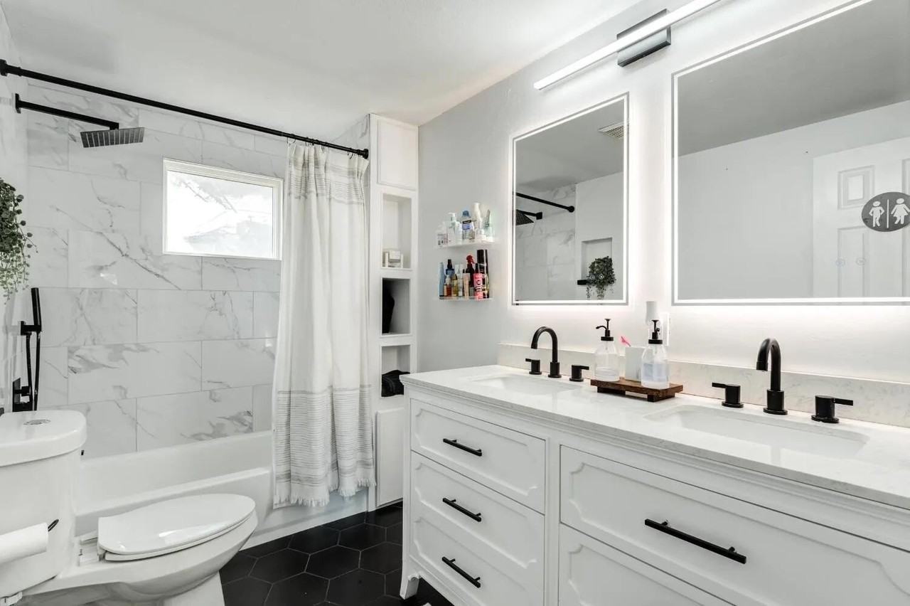 2407 46th St - Photo 6 of 10