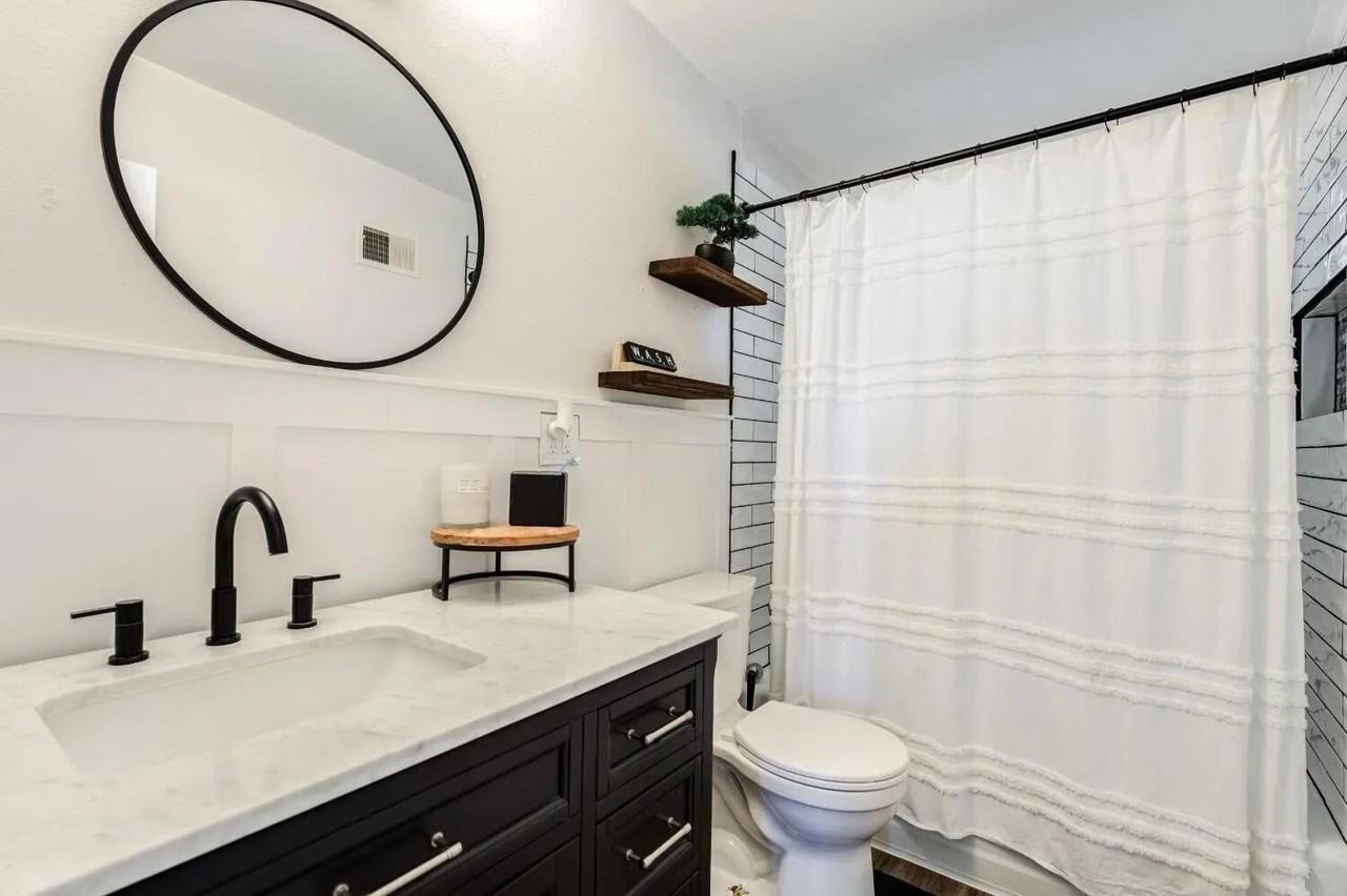 2407 46th St - Photo 7 of 10