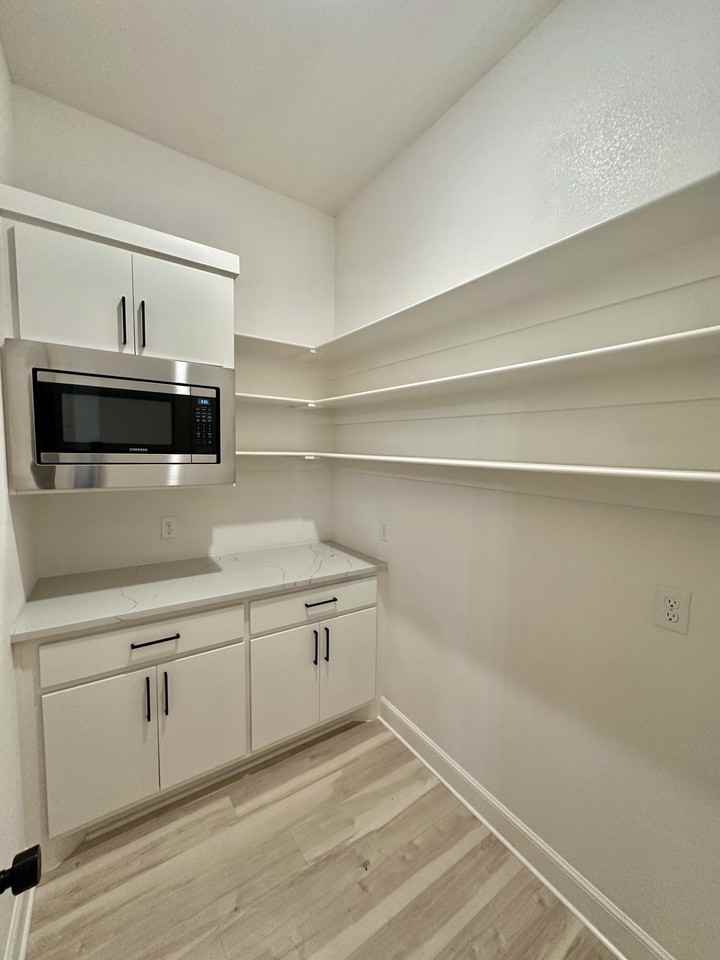 504 Brookshire Ave - Photo 7 of 27