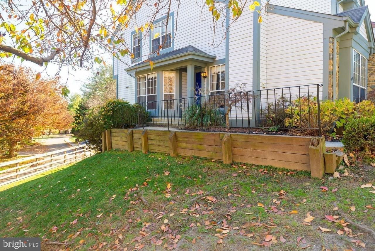 13107 Hugo Pl - Photo 2 of 24