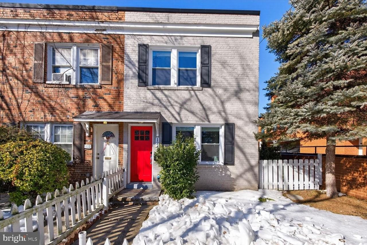 124 Baggett Pl - Photo 2 of 24