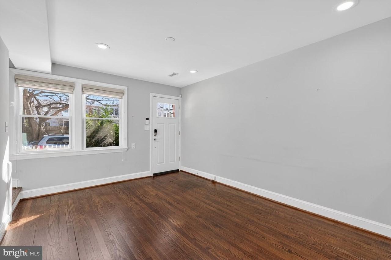 124 Baggett Pl - Photo 5 of 24