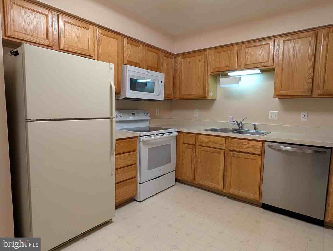 6414 Lureta Ann Ln - Photo 2 of 22