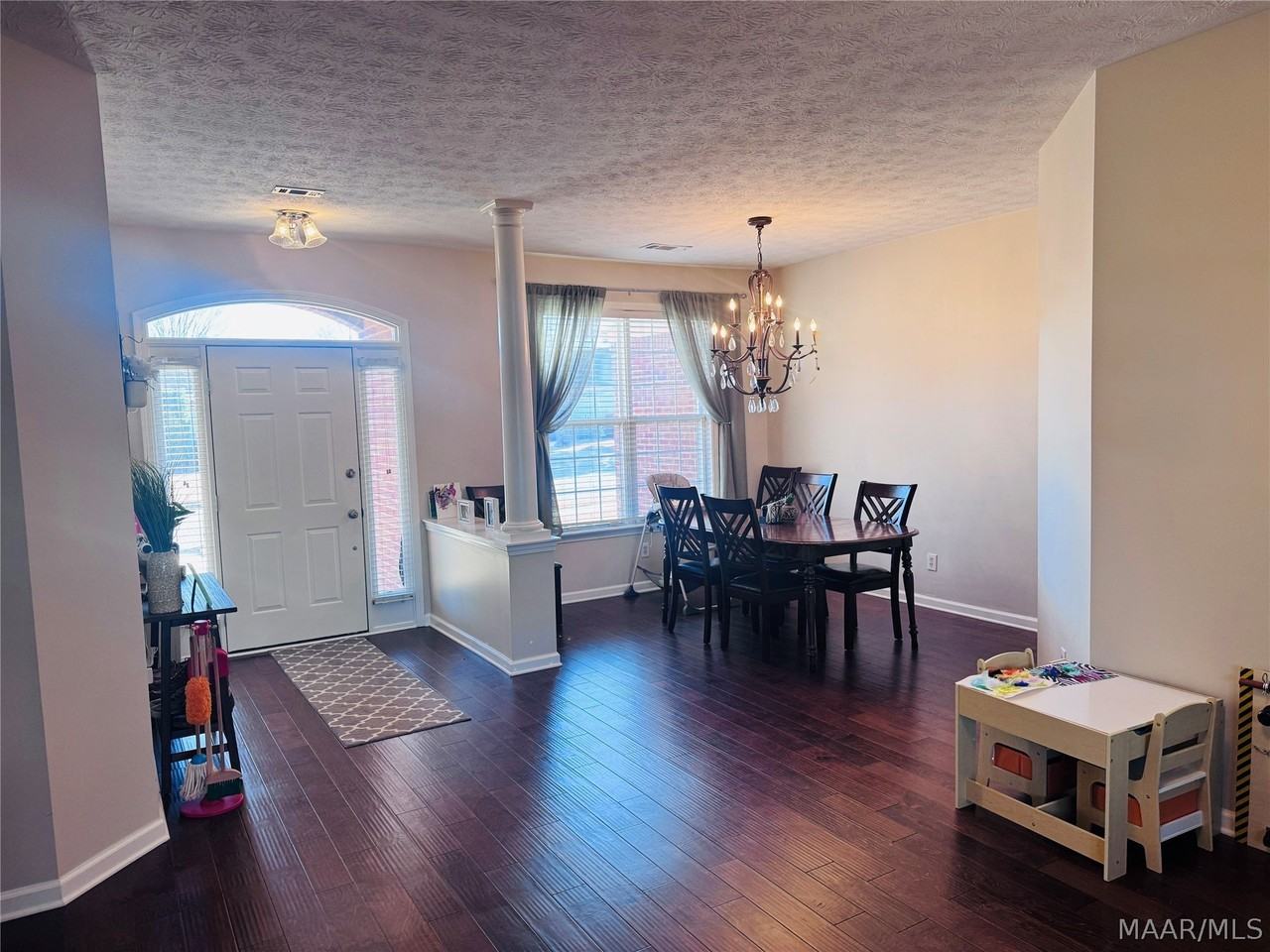 Grayson Grove Ct - Photo 6 of 35