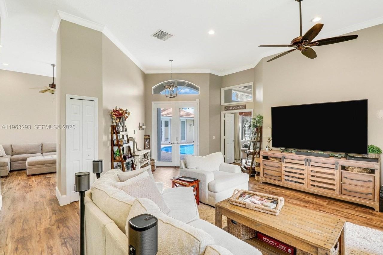 6995 Cypress Cove Cir #0 - Photo 5 of 50