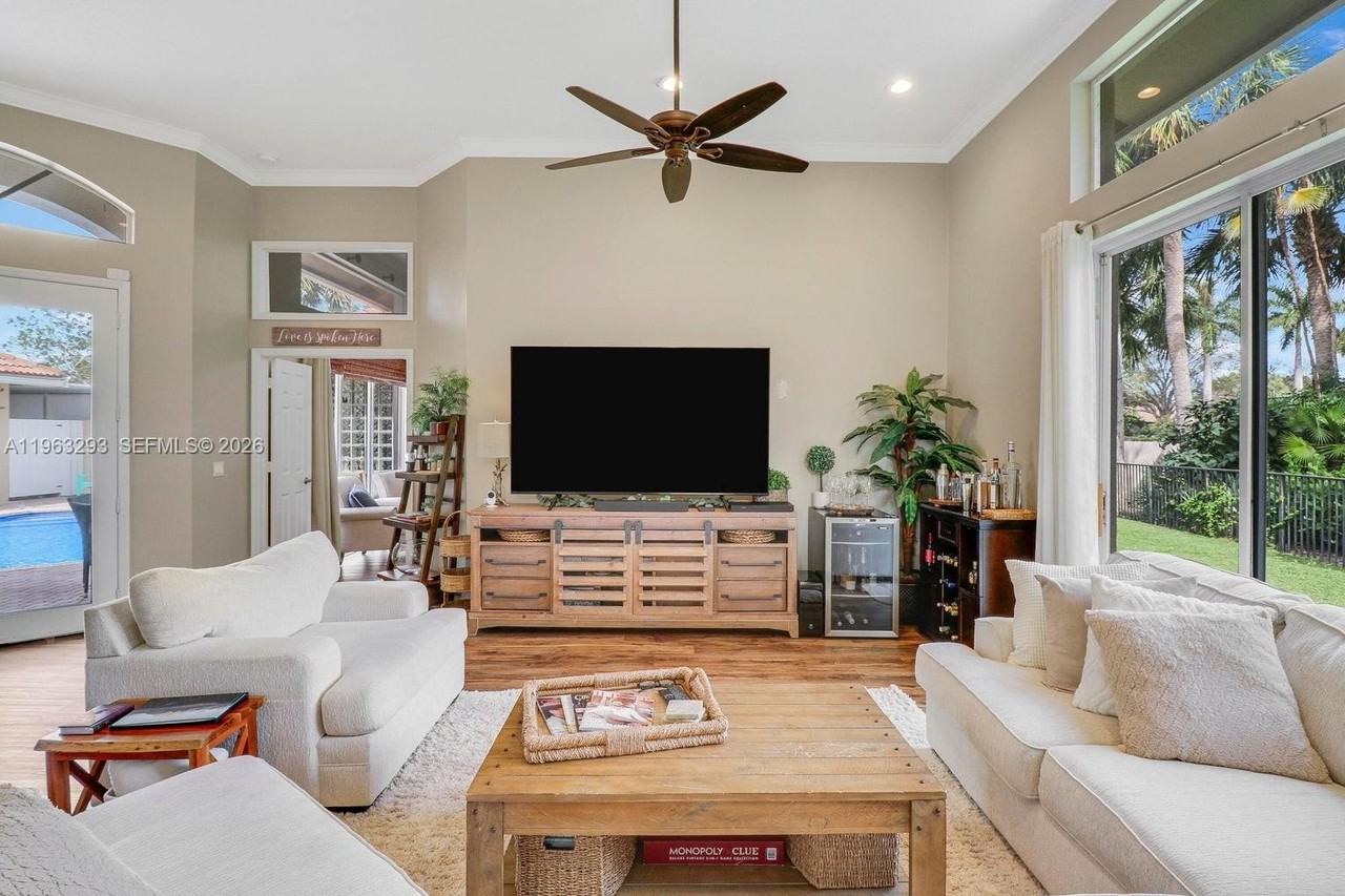 6995 Cypress Cove Cir #0 - Photo 7 of 50