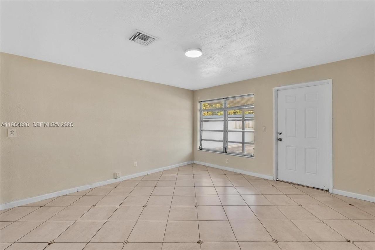 4214 Sw 49th Ct - Photo 7 of 39