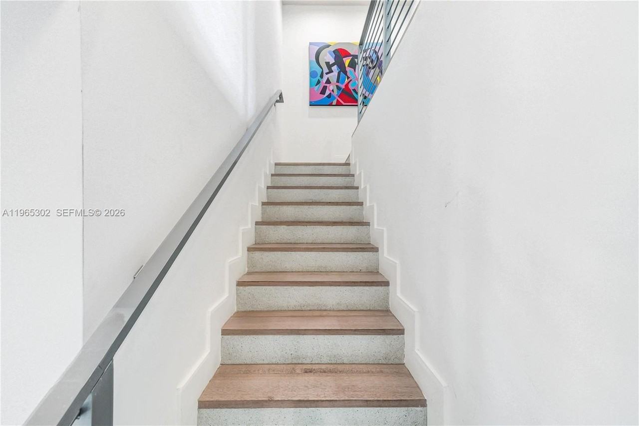 640 Fernwood Rd - Photo 6 of 25