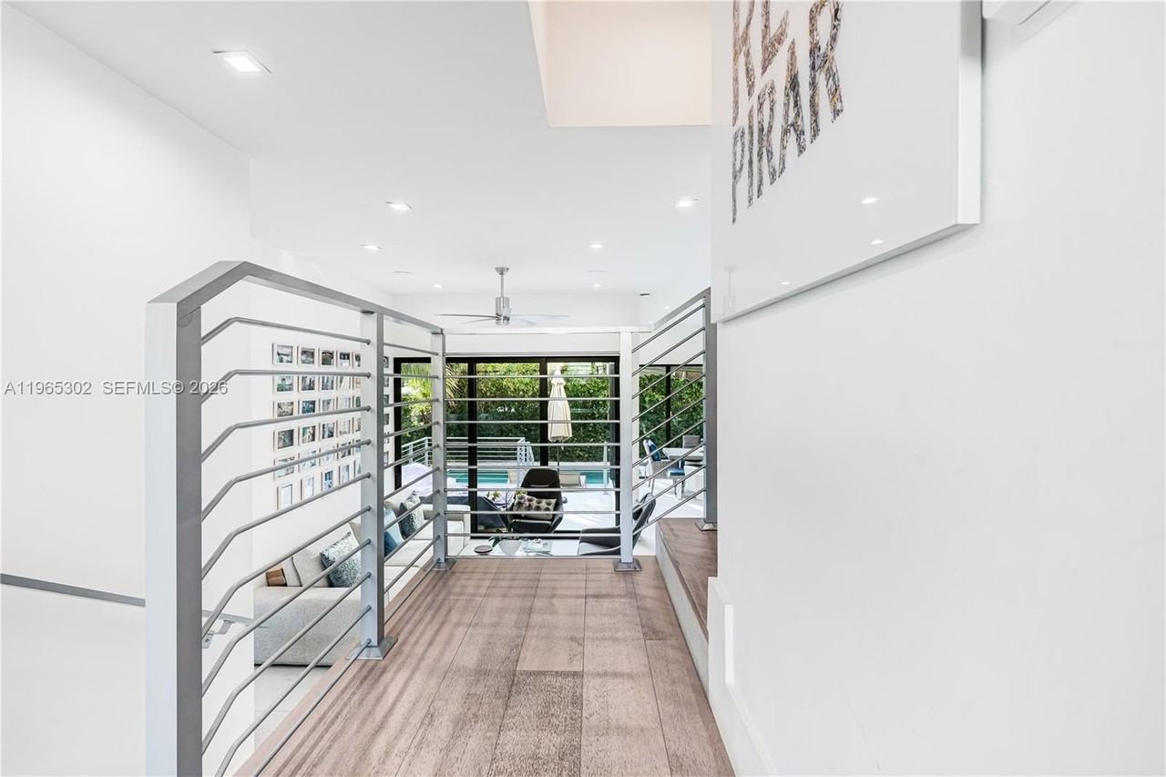 640 Fernwood Rd - Photo 7 of 25