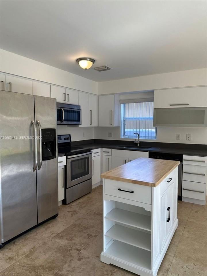 2772 Sw 31st Ct #2772 - Photo 6 of 31