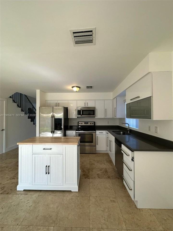 2772 Sw 31st Ct #2772 - Photo 7 of 31