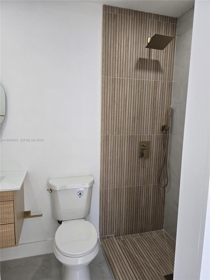 2923 Nw 16th Ave - Photo 6 of 12