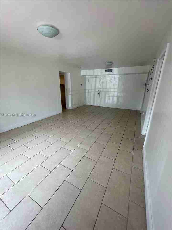 4721 Nw 7th St #101-12 - Photo 4 of 32