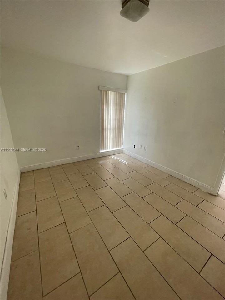 4721 Nw 7th St #101-12 - Photo 7 of 32