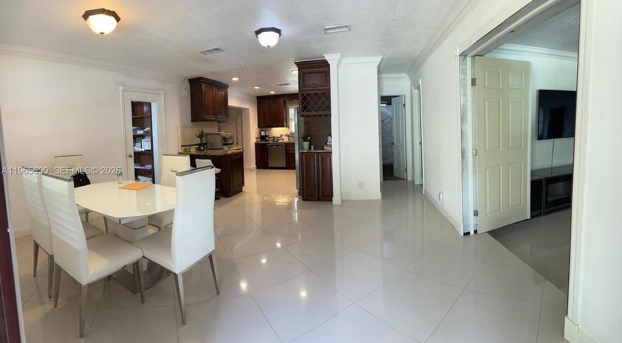 951 Sw 121st Ave - Photo 2 of 4