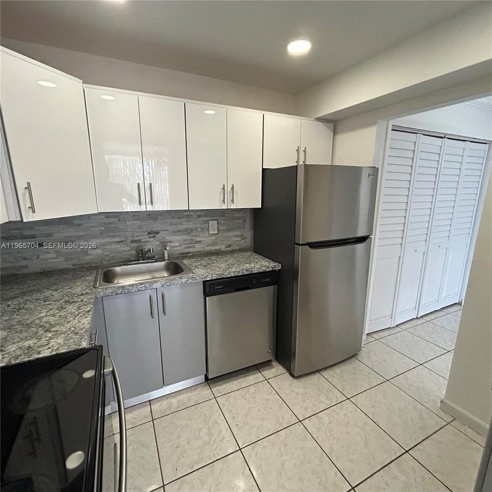 8311 Sw 142nd Ave #J202 - Photo 4 of 12