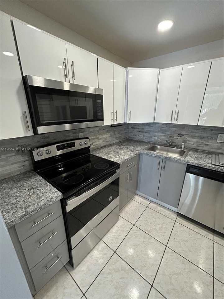 8311 Sw 142nd Ave #J202 - Photo 5 of 12